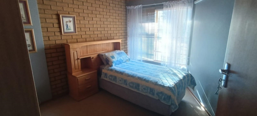 4 Bedroom Property for Sale in Langenhovenpark Free State